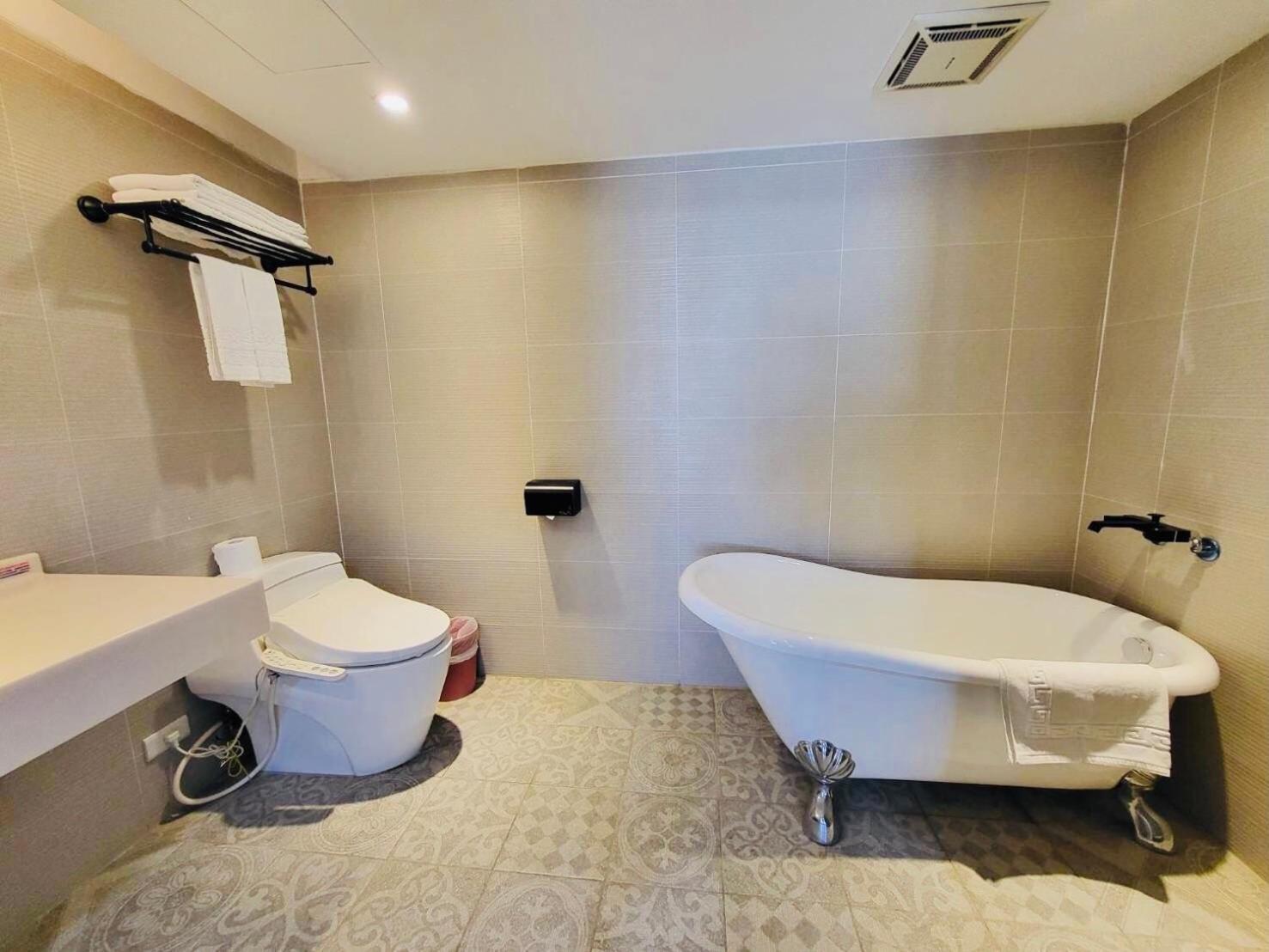 Taichung Enrichlife Hotel ภายนอก รูปภาพ